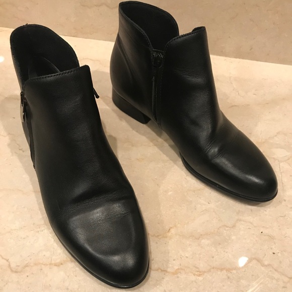 Munro Shoes - Munro Averee Black Booties, sleek design, leather